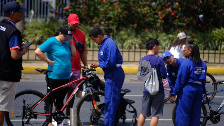 Cali ya tiene ‘Bici-doctores’ en las ciclovías para hacer mantenimiento gratuito a las bicicletas; lugares y horarios