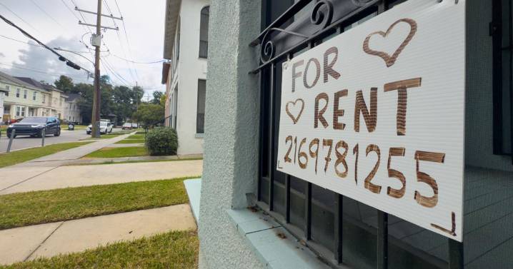 'For rent signs are everywhere.' Uptown houses empty after new Tulane housing policy.