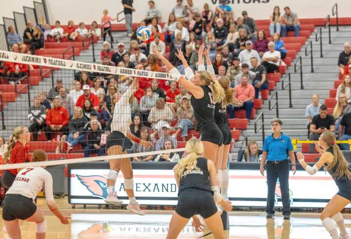 Volleyball: Alexandria Cards lose tough game to Willmar Cards