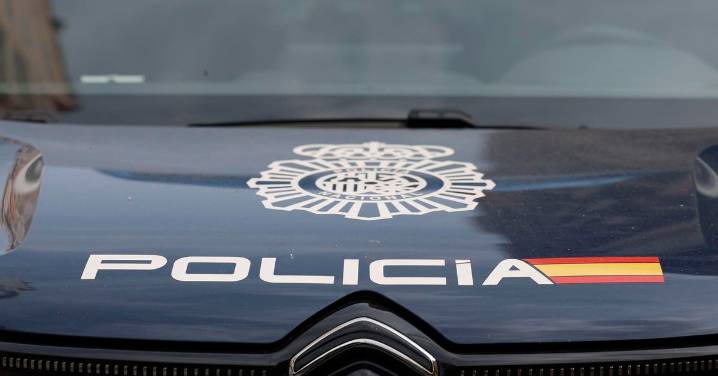 Detienen a una pareja por intentar comprar droga con su bebé, del que no tenían la custodia