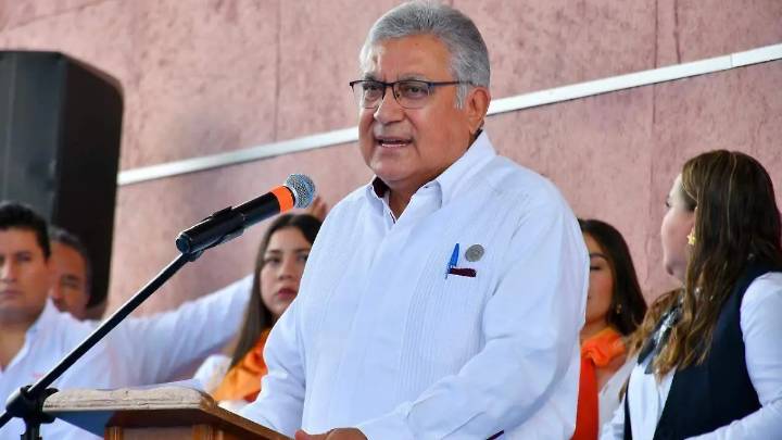 Alfonso Cepeda intercede ante el gobierno estatal por docentes potosinos