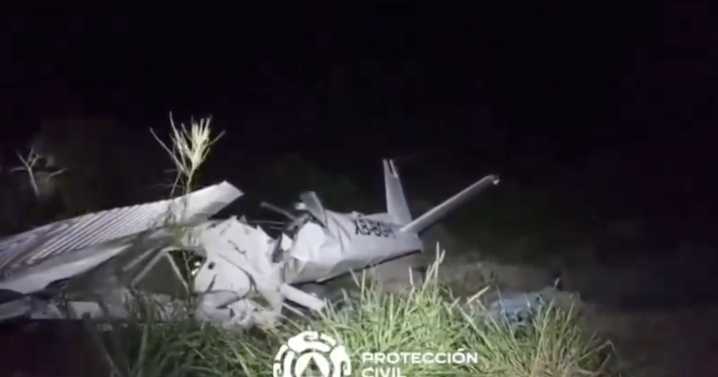 VIDEO Se desploma avioneta en García, Nuevo León; reportan dos personas muertas