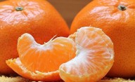 Una especialista dijo para qué sirve el hilo blanco de las mandarinas