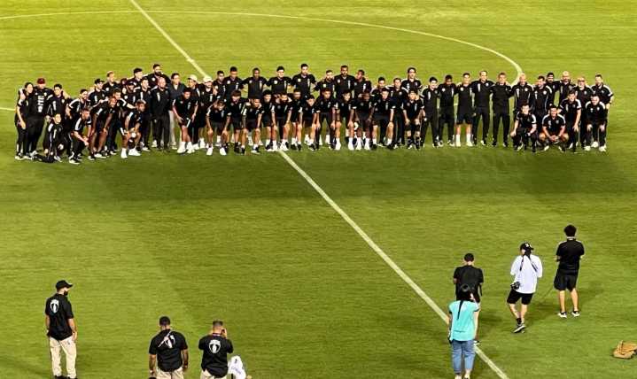 ‎La Vinotinto llegó al Monumental para reconocer el engramado