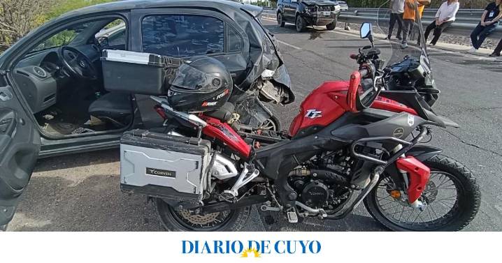 Fuerte choque en cadena en Avenida de Circunvalación terminó con un motociclista hospitalizado