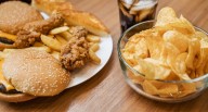Así daña tu cerebro la comida rápida en menos de una semana, según investigadores de la UNC