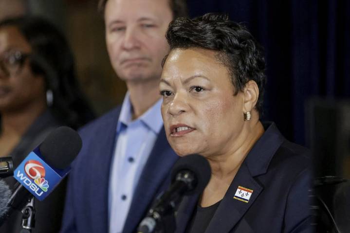 New Orleans mayor to appear in court on corruption charges tied to alleged affair