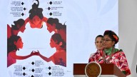 Izan por primera vez bandera nacional a "toda asta" por Día Internacional de la Mujer Indígena