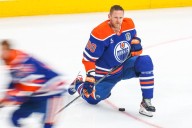 Kings' Corey Perry undergoes knee surgery, out 6