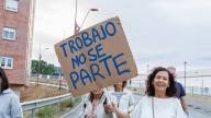 Pancartas de rebelión en Trobajo: los vecinos claman de mil maneras que el tren no les aísle
