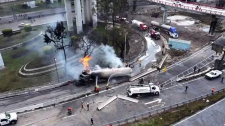 Devastación tras la explosión de la pipa en Puente de la Concordia