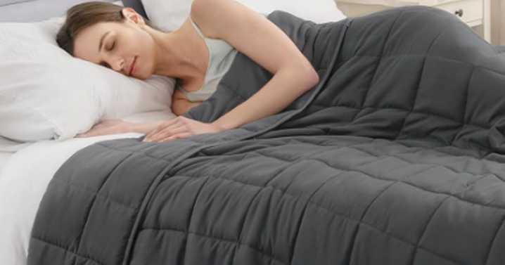 Weighted blanket that ‘makes a big difference’ to sleep on sale at Amazon