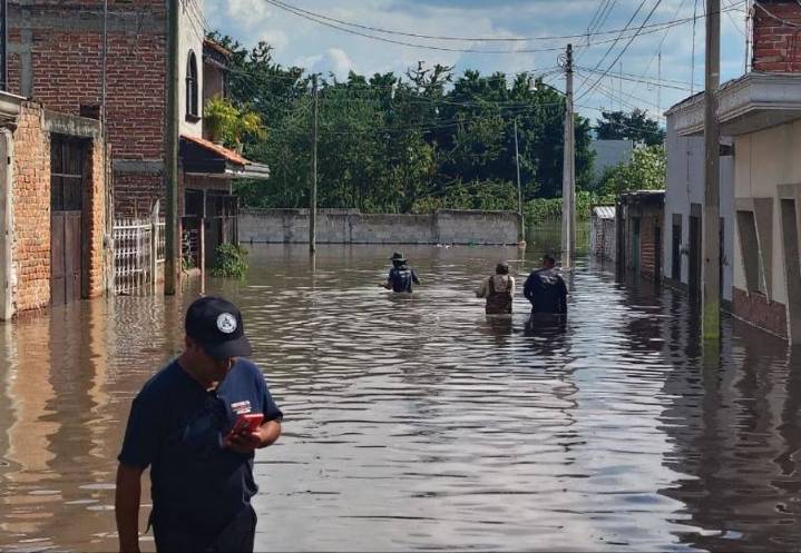 Desbordamiento del Río Lerma afecta a comunidades de Ayotlán, Jalisco