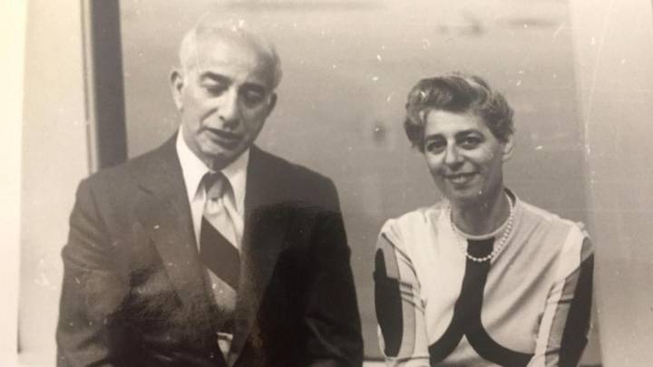 Sylvia Bloom, la secretaria que amasó millones copiando en secreto las inversiones de los abogados para los cuales trabajaba