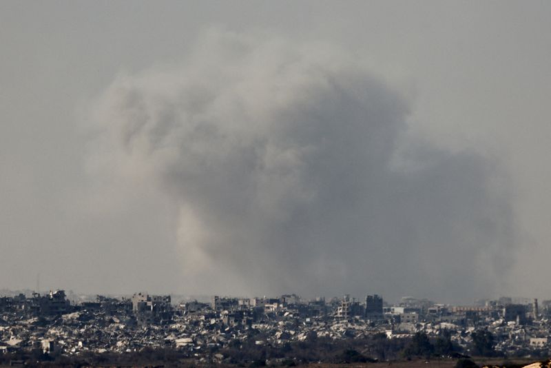Palestinians face new dilemma as Israeli forces advance