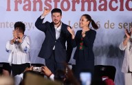 Abuchean a Samuel García en gira de Sheinbaum por Monterrey