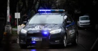 Denunció que lo pararon en la calle, lo torturaron y le robaron 28 mil dólares: dos policías presos