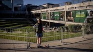 Una semana después del asesinato de Charlie Kirk, los estudiantes de la Universidad del Valle de Utah regresan a clases