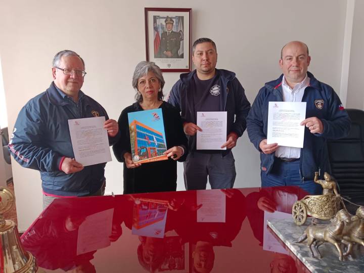 Fortalecen salud preventiva de voluntarios de Bomberos