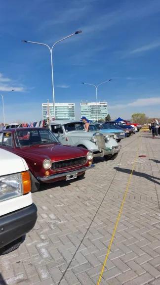 Neuquén celebró su historia con un gran Encuentro de Autos Antiguos y Clásicos