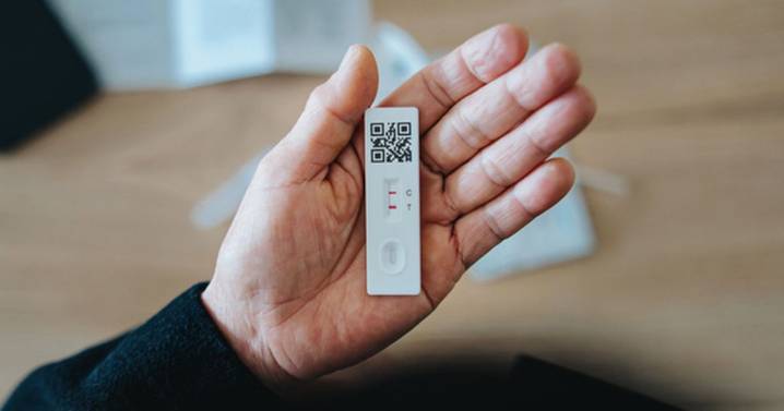 Doctor urges Brits to make three changes now as new Covid strain hits UK
