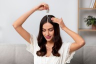 Para qué sirve ponerte aceite de menta en el cabello