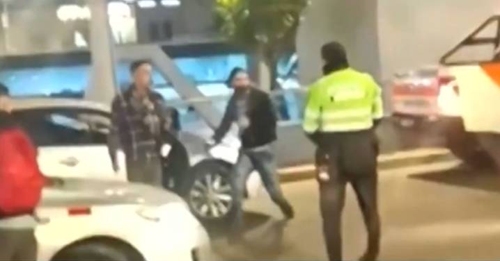 PJ dicta siete meses de prisión preventiva para extranjeros que atacaron a policías con arma blanca
