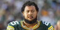 Packers’ Aaron Banks clears up injury status for Browns clash