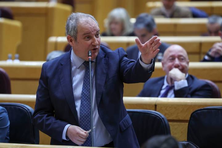 Jordi Hereu planta cara a Ryanair: “No nos someteremos a sus decisiones arbitrarias”