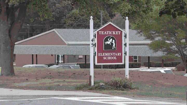 Liberan a adolescente acusado de amenazar con tiroteo en escuela de Falmouth