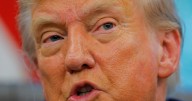 Trump ordena derribar aviones venezolanos si se acercan a la flota de Estados Unidos en el Caribe