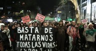 Argentina: Miles de personas salen a las calles argentinas y piden justicia por triple feminicidio | Buenos Aires | Ni Una Menos | Javier Milei | Brenda del Castillo | Morena Verdi | Lara Morena Gutié