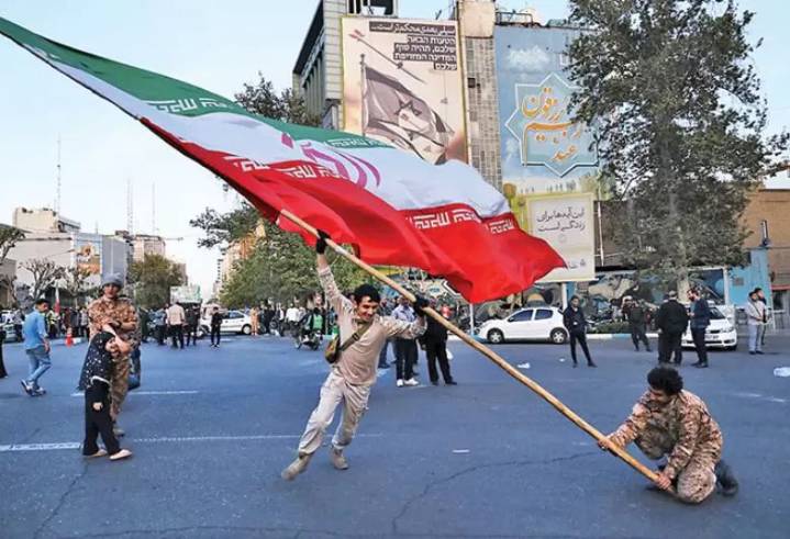 Iran weighs how to respond to reimposed  UN sanctions over its nuclear programme