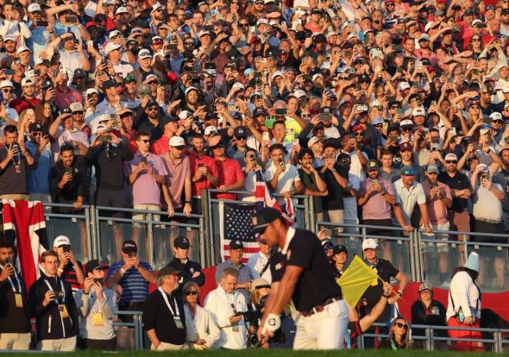 Golf-US eye fightback as Ryder Cup second day gets underway