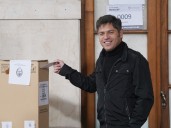Axel Kicillof dijo que "con su voto la gente castigó a Milei" y mandó un mensaje a la interna peronista: "No es por el lado de la interna ni de las peleas"