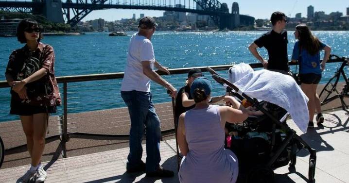 'So much harder': extreme heat, care work and the city