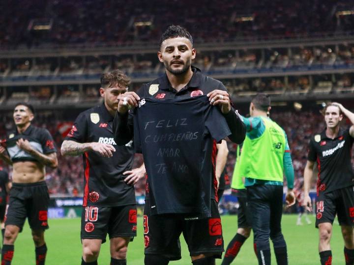 Mohamed sobre Alexis: "Entre más lo abuchean, mejor juega"