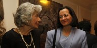 Clara Rojas presenta libro en homenaje a su madre y sobre su lucha por su liberación: “Fue una voz de esperanza”
