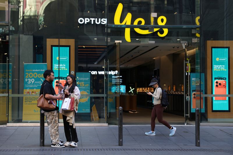 Crisis deepens for Australian telco Optus after fresh emergency call outage
