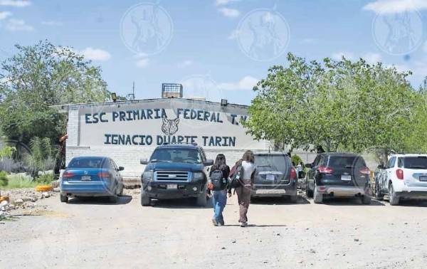 Suspenden clases en primaria por falta de luz