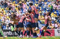 Chivas también gana clásico femenil