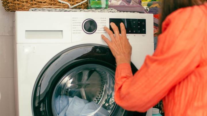 ¿Error dE en la lavadora? Qué significa y cómo solucionarlo en pocos minutos