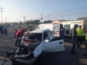 Tres niños y dos adultos lesionados en colisión de vehículos en Flor Amarillo