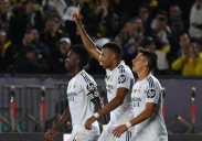 El Real Madrid mitiga el dolor de una 'manita' con otra 'manita'