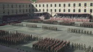 Los nuevos cadetes de la Academia General Militar de Zaragoza reciben sus sables