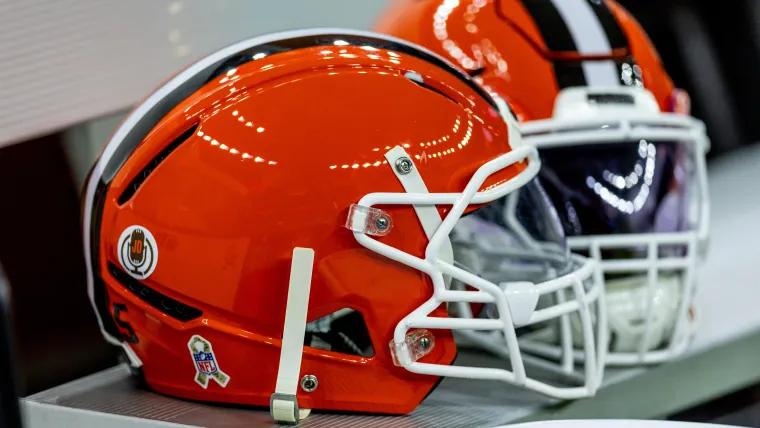 Cleveland Browns acquiring offensive tackle in trade with Houston Texans