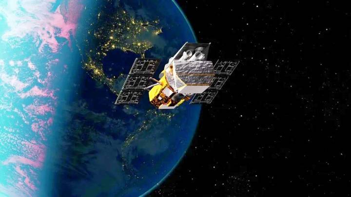 Nasa races to deflect 1.4-ton observatory falling back to Earth