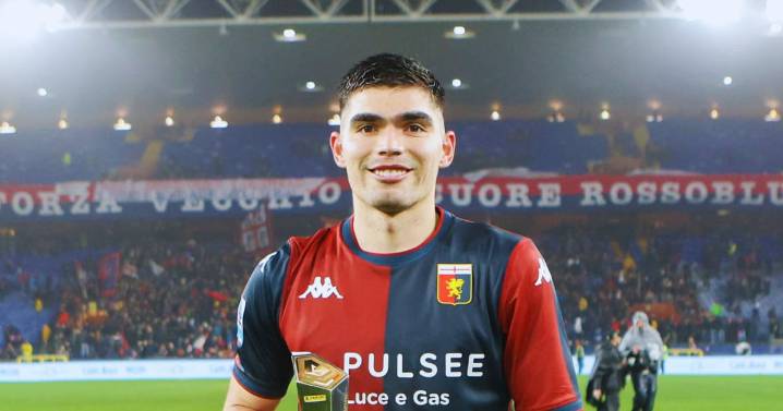 Estas fueron las ofertas millonarias que recibió Johan Vásquez y el Genoa rechazó