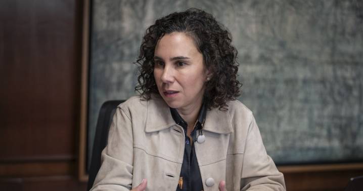 Exclusiva: Rebaja de la Fed no garantiza que Colombia pueda bajar tasas, advierte banquera central