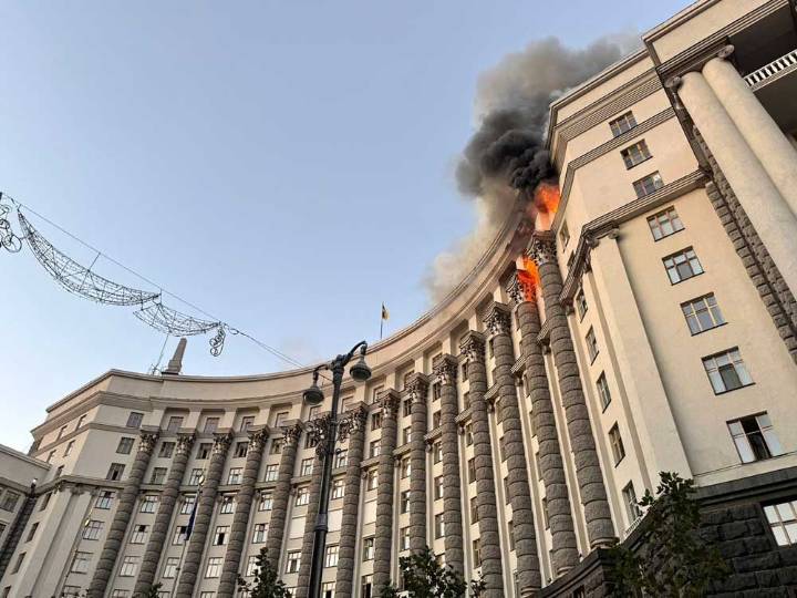 Ukraine government building damaged in Kyiv in Russian attack